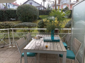Appartement T2 en Front de Mer à Arcachon, Accès Direct Plage, Parking, Animaux Admis - FR-1-374-201